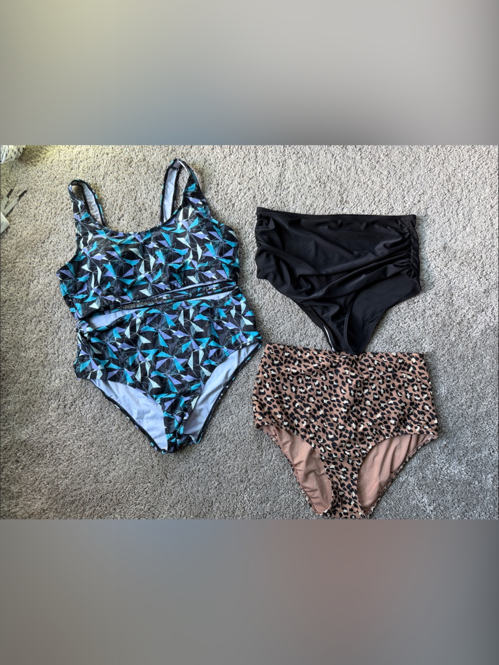 Bathing suit Set with 2 Swim bottoms
